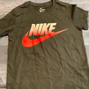 Boys Nike tee